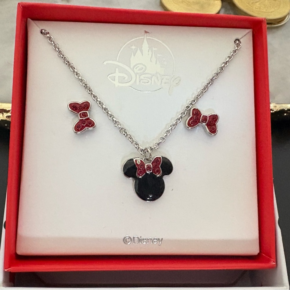 New Minnie Mouse Necklace and Earrings Set